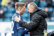 Servette-Session: FCL-Trainer Thomas Häberli (rechts) und Spieler Idriz Voca. (Bild: Alexandra Wey/Keystone Luzern, 12. Mai 2019)
