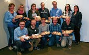 Die geehrten Leiterinnen und Leiter zusammen mit der Präsidentin der Kantonalen Sportkommission, Rebekka Berger (ganz rechts).Bild: pd