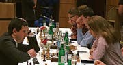 Gegen Duke Kreutzmann (vorne rechts) kam selbst der ehemalige Weltmeister Wladimir Kramnik ins Grübeln. (Bild: PD)