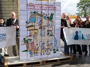 Vor drei Jahren wurde die Initiative für mehr bezahlbare Wohnungen eingereicht. Nun fassen CVP und GLP die Parolen dazu. (Bild: KEYSTONE/MARCEL BIERI)