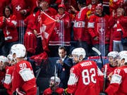 Patrick Fischer dirigiert seine Mannschaft. (Bild: KEYSTONE/MELANIE DUCHENE)