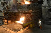 Blick in die Produktion der Swiss Steel AG. (Bild: Eveline Beerkircher, Emmenbrücke, 24. August 2013)