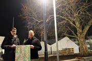 Fabian Rüegg (links) und Lino Businger freuen sich schon jetzt auf das Monster Muri, das im Klosterhof stattfinden wird. (Bild: Eddy Schambron)