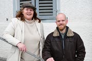 Wigoltingens Gemeindepräsidentin Sonja Wiesmann und der neu gewählte Gemeinderat Josua Heubi. (Bild: Werner Lenzin)