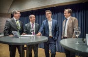 Bild der Kandidaten von einem Wahlpodium: Daniel Sommer, Turi Schallenberg, Roger Martin und David H. Bon.