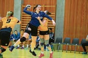 Zugs Topscorerin Sibylle Scherer weiss sich zu behaupten. (Bild: Maria Schmid (Zug, 5. Januar 2019))