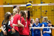 Den Spielerinnen von Volleya Obwalden läuft es gegenwärtig rund.Bild: Eveline Beerkircher