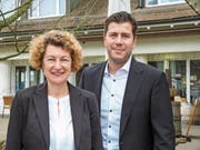 Monika Roost-Brunner und Patrick Schneider schaffen im ersten Wahlgang den Sprung in den Aadorfer Gemeinderat. (Bild: Kurt Lichtensteiger)