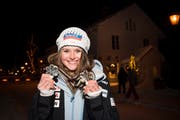 Silber in der Abfahrt, Bronze im Super-G: Die Schwyzerin Corinne Suter schaut auf eine perfekte WM zurück.Bild: Jean-Christophe Bott/Keystone (Åre, 10. Februar 2019)