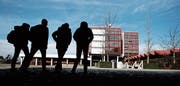 Der Ausbau der Kantonsschule Zug am Lüssiweg kann eine Option sein. (Bild: Stefan Kaiser, Zug, 28. Februar 2018)