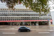 Das alte Parkhaus UG24 am Unteren Graben soll zum Parkhaus UG25 ausgebaut werden. Für die stadträtliche Strategie zur Verlagerung oberirdischer Parkplätze in den Untergrund ist dieses Projekt zentral. (Bild: Urs Bucher - 23. Mai 2016)