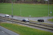 Bei der Verzweigung Büren soll es neu einen Kreisel geben. (Bild: Corinne Glanzmann (Oberdorf, 13. Januar 2016))