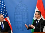 US-Aussenminister Mike Pompeo (links) warnt in Budapest vor einer weiteren Annäherung Ungarns an Russland. Rechts im Bild sein ungarischer Amtskollege Peter Szijjarto. (Bild: KEYSTONE/EPA MTI/ZSOLT SZIGETVARY)