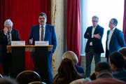 Die Verantwortlichen von Bombardier und SBB stellten sich den Medien. Bild: Peter Klaunzer/Keystone (Bern, 11. Februar 2019)
