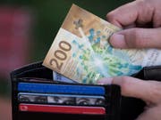 Schweizer Arbeitnehmer sind die Topverdiener in Europa. (Bild: KEYSTONE/CHRISTIAN BEUTLER)