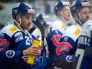 Der EHC Kloten führte in La Chaux-de-Fonds bis zur 28. Minute mit 2:0, ehe die Klotener noch mit 2:3 untergingen (Bild: KEYSTONE/MELANIE DUCHENE)
