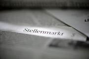 In der Altersgruppe der Jugendlichen mussten sich 19 Personen weniger als im Dezember auf dem Stellenmarkt umsehen. (Symbolbild: Luca Linder)