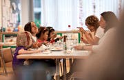 Der Mittagstisch wird nicht kostenlos: Der Stadtrat erteilt der SP/Juso/PFG-Fraktion eine Absage. (Bild: Gaëtan Bally/KEY)
