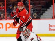 Nino Niederreiter läuft es seit dem Trade von den Minnesota Wild zu den Carolina Hurricanes (Bild: KEYSTONE/AP The Canadian Press/ADRIAN WYLD)