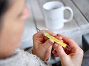 Die Zahl der Grippepatientinnen und -patienten in der Schweiz steigt weiter stark an. Die Epidemie nähert sich den Spitzenwerten der beiden Vorjahre. (Bild: KEYSTONE/APA/APA/BARBARA GINDL)