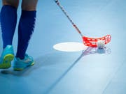 Das Schweizer Unihockey-Nationalteam der Frauen bekommt es an der Heim-WM in Neuenburg in der Gruppenphase mit Finnland zu tun (Bild: KEYSTONE/MELANIE DUCHENE)
