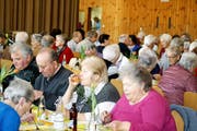 Der Seniorennachmittag ist gut besucht.