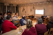 Beim Lauf von Ellenberger schauten alle gebannt auf die Leinwand. (Bild: Manuela Jans-Koch (Hergiswil, 14. Februar 2019))