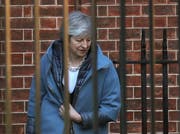 May weht weiterhin kalter Wind entgegen: Am Donnerstag lehnte das britische Unterhaus Anträge der Regierung ab. (Bild: Steve Parsons/PA via AP)