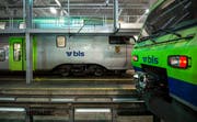 S-Bahn-Züge der BLS im Depot. (Bild: Peter Schneider/Keystone, Bern, 3. Dezember 2013)