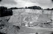Im Juni 1990 war der Steinbruch Campiun in Sevelen noch durch die Basaltstein AG in Betrieb. (Bild: Hansruedi Rohrer (24. Juni 1990))