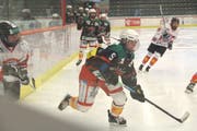 Die 25-jährige Nadja Dierauer (im Vordergrund, dunkles Trikot) sammelt in dieser Saison 1,33 Punkte pro Spiel. (Bild: Tim Frei)
