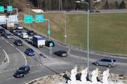 Signalisation geändert: Der Verkehr auf dem Bypass vom Toggenburg her in Richtung Zürich (ganz rechts) hat keinen Vortritt mehr.