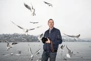 Bruno Schuler auf dem Inseli mit einigen seiner Lieblingsmodellen. (Bild: Pius Amrein (Luzern, 7. Februar 2019))