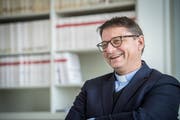 Bischof Felix Gmür spricht am Sitz des Bistums Basel in Solothurn. Bild: Reto Martin