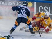 Schütze des wichtigen 2:1: Zugs Raphael Diaz (Bild: KEYSTONE/URS FLUEELER)