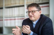 Bischof Felix Gmür spricht am Sitz des Bistums Basel in Solothurn. (Bild: Reto Martin)