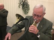 Waldhornbläser lockerten den Anlass auf. (Bild: Urs Nobel)