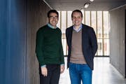 Da schien die Welt noch in Ordnung zu sein: René Weiler (links) und Remo Meyer am 18. Dezember in der Swissporarena. (Bild: Nadia Schärli)