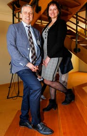 Monika Lehmann verabschiedet sich morgen Dienstag nach 15 Jahren aus dem Kantonsrat St. Gallen; Dominik Gemperli, ebenfalls von der CVP, hat zu Beginn der Februar-Session den Amtseid abgelegt. (Bild: Rudolf Hirtl)