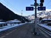 Der Unfallort auf dem Bahnhof in Schiers, wo sich die 17-Jährige schwere Beinverletzungen zuzog. (Bild: Kapo GR)