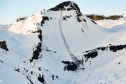 Die Lawine in der Gesamtansicht. (Bild:KEYSTONE/Anthony Anex)