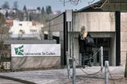 Unruhe an der HSG – ein neues Gesetz über die St.Galler Universität soll es nun richten. (Bild: Keystone)
