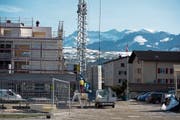 Rege Bautätigkeit im Kanton Luzern hält an: Baustelle eines Mehrfamilienhauses in Schachen. (Bild: Dominik Wunderli (19. Februar 2019))