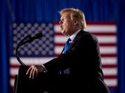 Verstösst nach Ansicht von mindestens 16 US-Bundesstaaten gegen die Verfassung: Präsident Donald Trump. (Bild: KEYSTONE/AP/ANDREW HARNIK)