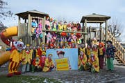 Die Lenggenwiler Fasnächtler sind bereit für den dreitägigen Anlass – und Walter ist bereits an der Fasnacht. Bild: Zita Meienhofer