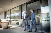Bankratspräsident René Bock (links) im Gespräch mit dem neuen Vorsitzenden der TKB-Geschäftsleitung, Thomas Koller. (Bilder: Andrea Stalder)