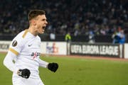 Überschwänglicher Jubel, obwohl er bloss den Ehrentreffer erzielte: Benjamin Kololli im Match seines FC Zürich gegen Napoli. (Bild: Keystone)