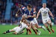 Auch zwischen England (in Weiss) und Frankreich ging es am diesjährigen Six-Nations-Cup hart zur Sache. (Bild: Tim Williams/Imago (London, 10. Februar))