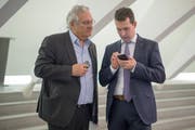 Thomas Müller (links) und Michael Götte wurden von der SVP einstimmig als Kandidaten für die Nationalratswahlen nominiert. (Bild: Michael Canonica, 2015)