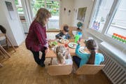 Der Mittagstisch in Stadtluzerner Schulen könnte bald fest zum Alltag gehören. (Bild: Dominik Wunderli)
